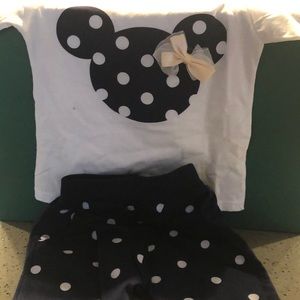 6 mo size baby Minnie set